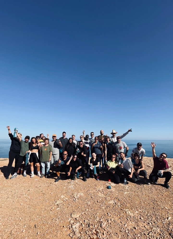 WOULD YOU LIKE TO JOIN THE DREAM TEAM THIS SUMMER?